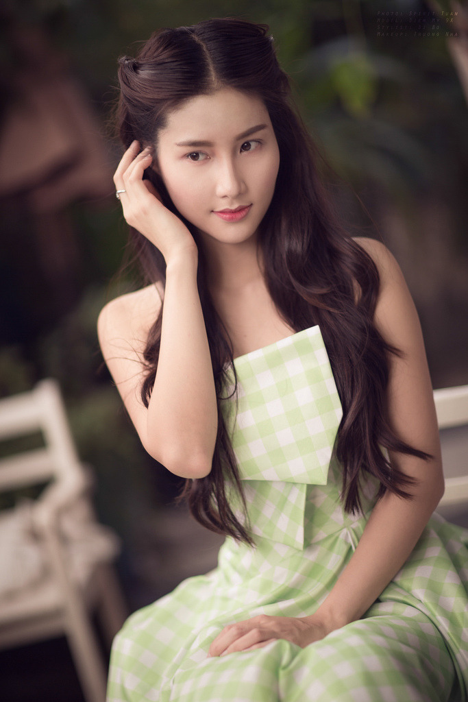 年轻的女邻居2三级